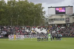 Minuto de silencio en el Estadio de Vallecas en el Rayo Vallecano - Real Sociedad
