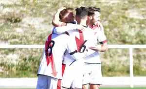 Celebración del gol que abría el marcador en el Rayo B 1-0 Alcalá