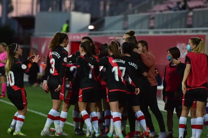 El Rayo Femenino celebra su gol contra el Sevilla