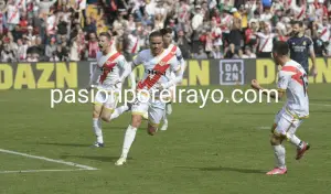Raúl de Tomás celebra su primer gol en la campaña 23/24