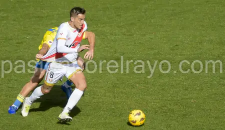 Oscar Trejo en un lance del Rayo 0-2 Las Palmas