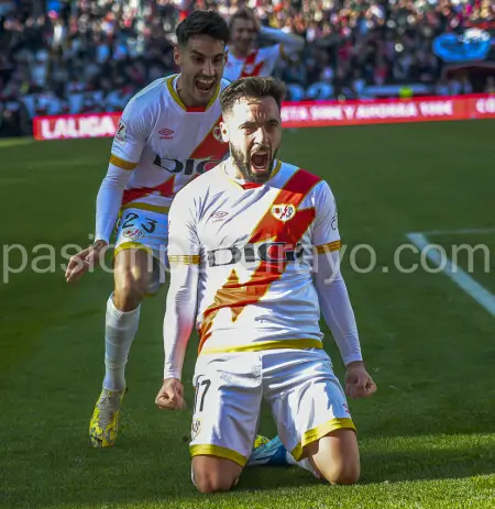 Unai López celebrando su golazo ante el F.C. Barcelona
