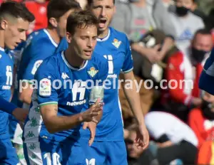 Sergio Canales celebrando el 0-1 en Vallecas