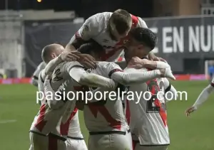 Celebración de un gol del Rayo Vallecano en el Estadio de Vallecas