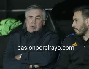 Carlo Ancelotti, en el banquillo en el Real Madrid - Rayo Vallecano