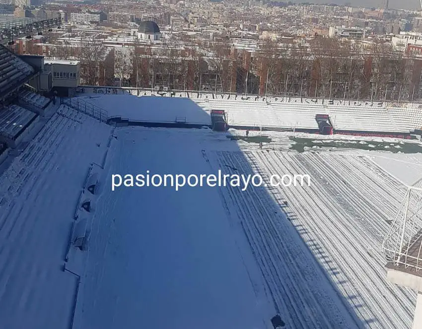 El Estadio de Vallecas cubierto de nieve no será el escenario del partido de copa
