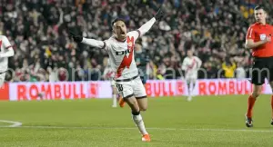 Álvaro García, en la celebración de un gol esta temporada con el Rayo