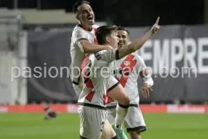 Los García celebran sus goles en el Rayo Vallecano - Barcelona